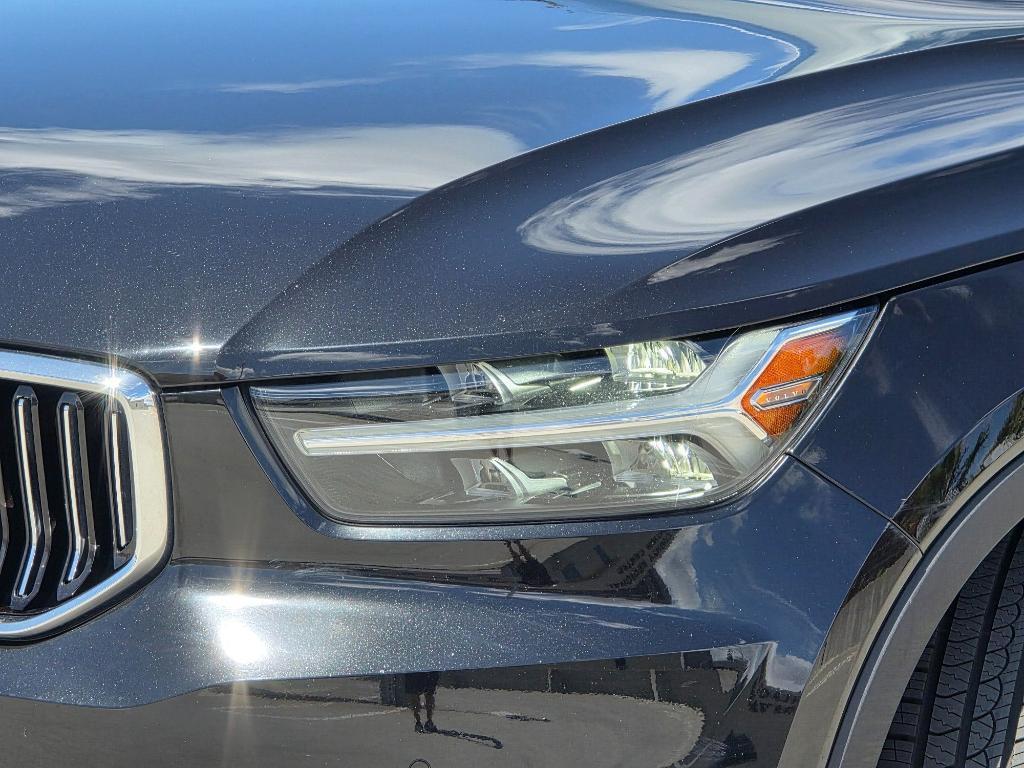 used 2020 Volvo XC40 car, priced at $22,495