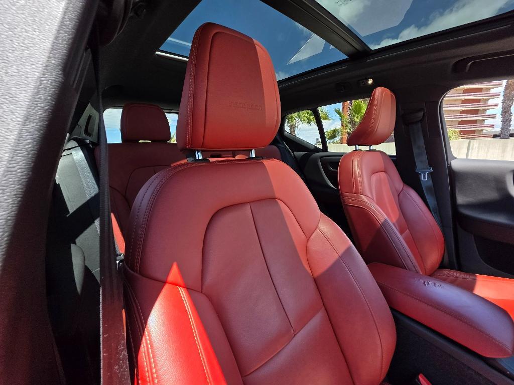 used 2020 Volvo XC40 car, priced at $22,495