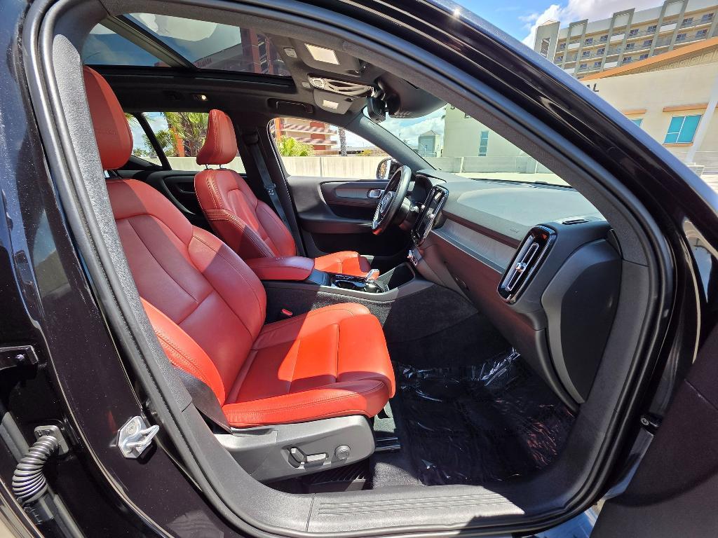 used 2020 Volvo XC40 car, priced at $22,495