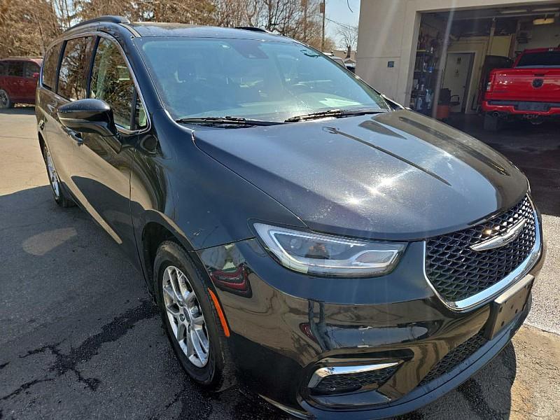 used 2022 Chrysler Pacifica car, priced at $18,777