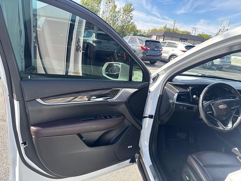 used 2020 Cadillac XT6 car, priced at $33,333