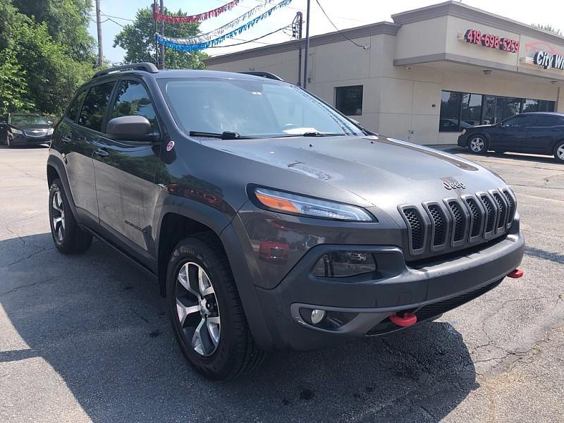 used 2015 Jeep Cherokee car, priced at $12,999