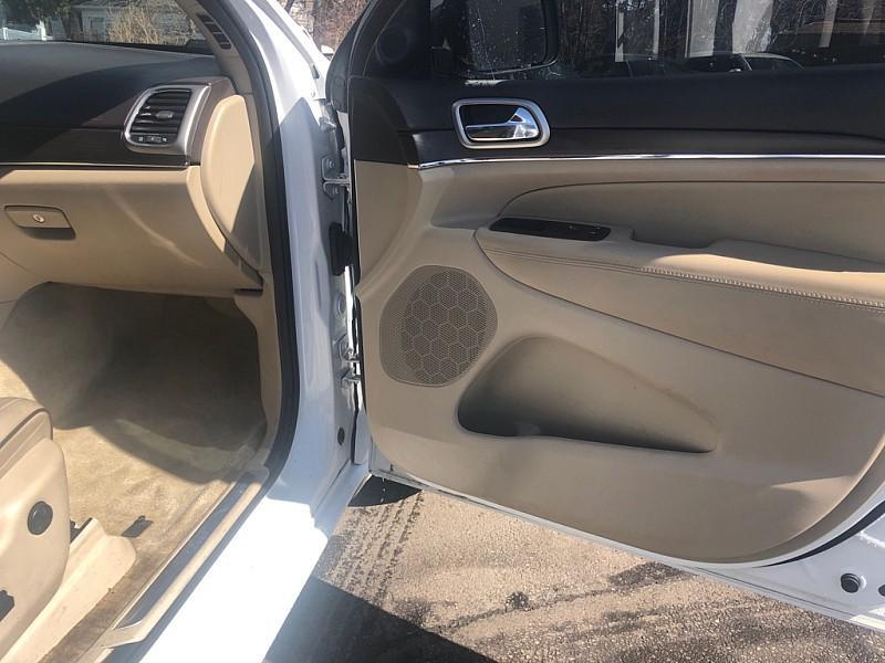 used 2015 Jeep Grand Cherokee car, priced at $11,999