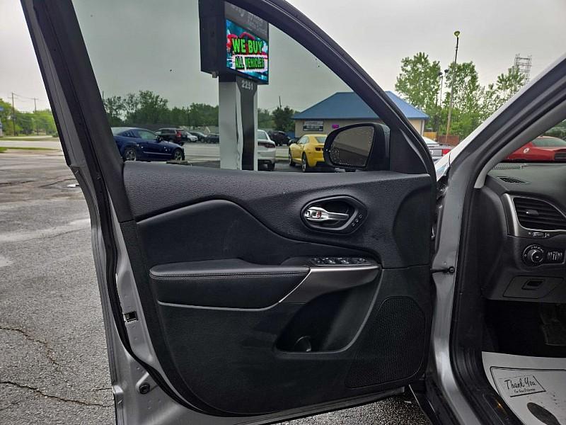 used 2020 Jeep Cherokee car, priced at $16,300