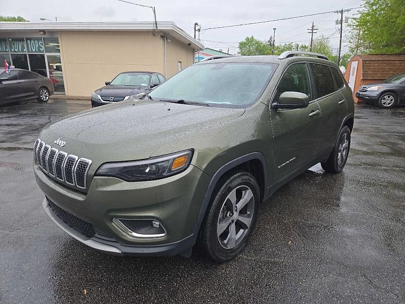 used 2019 Jeep Cherokee car, priced at $17,393