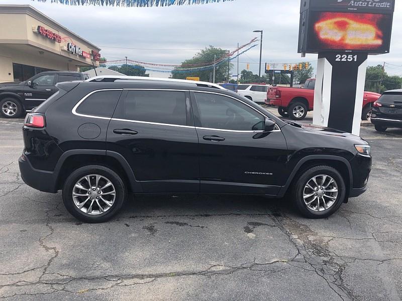 used 2019 Jeep Cherokee car, priced at $16,300