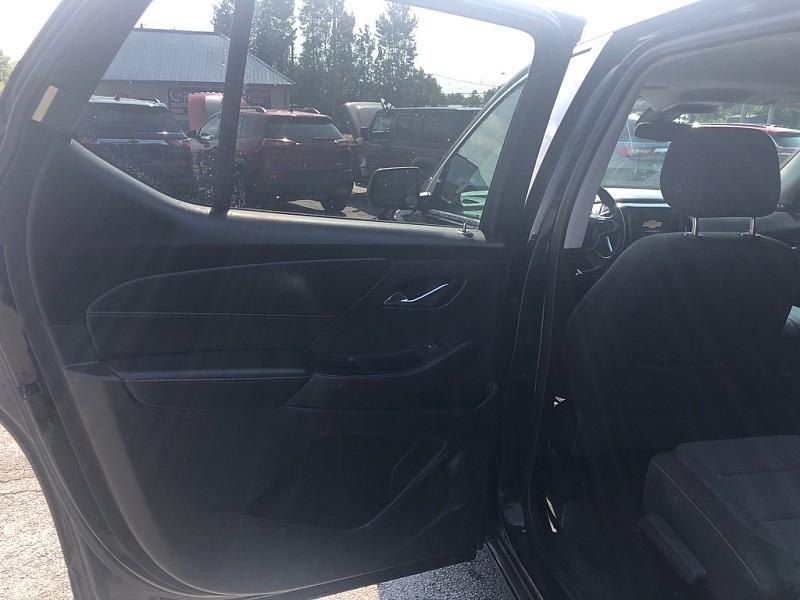 used 2021 Chevrolet Traverse car, priced at $19,888