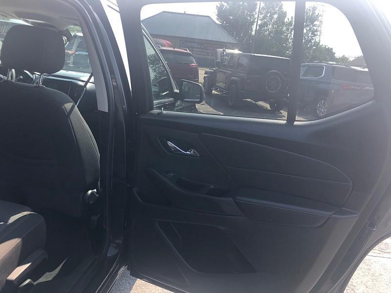used 2021 Chevrolet Traverse car, priced at $19,888