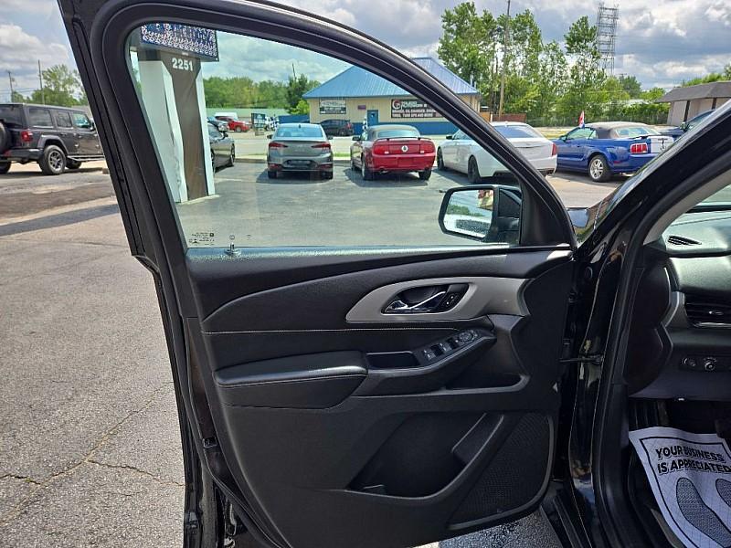 used 2021 Chevrolet Traverse car, priced at $17,888