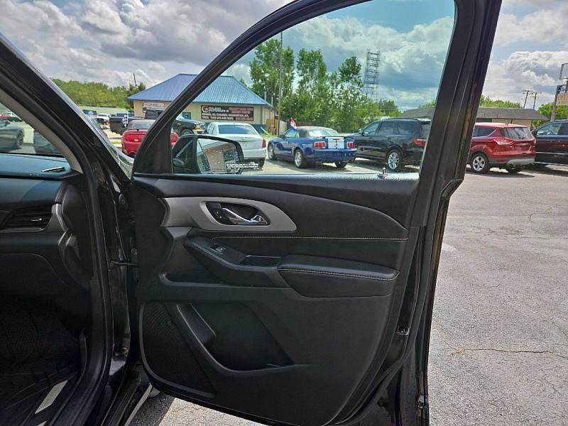 used 2021 Chevrolet Traverse car, priced at $17,888