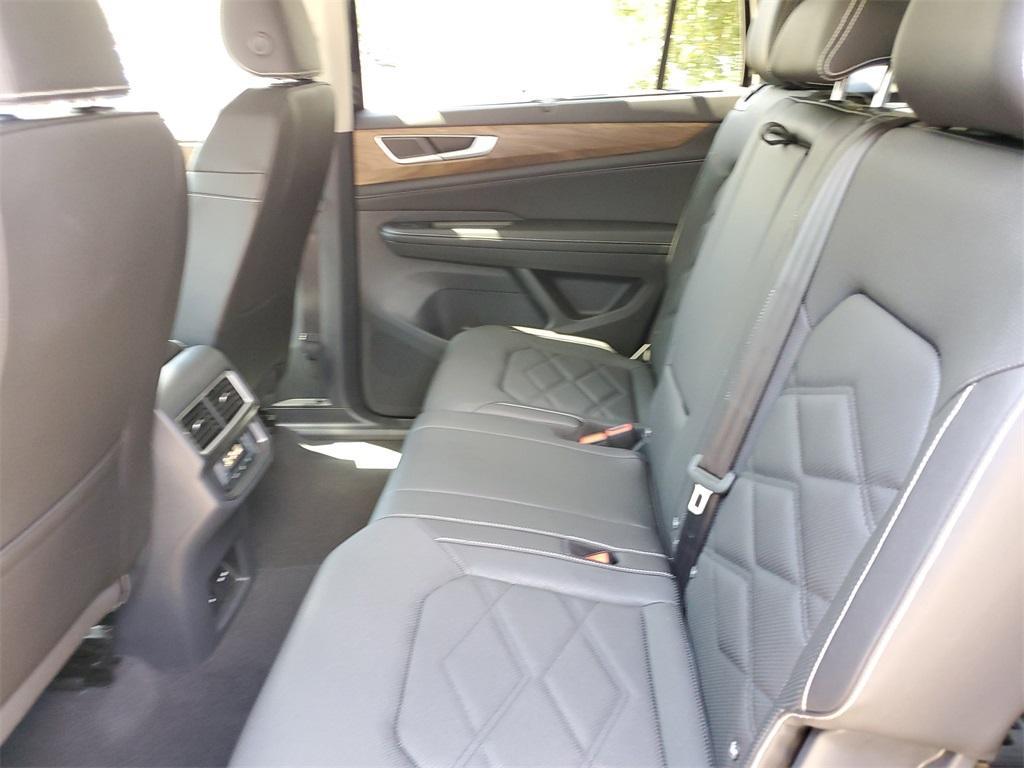 new 2025 Volkswagen Atlas car, priced at $40,466