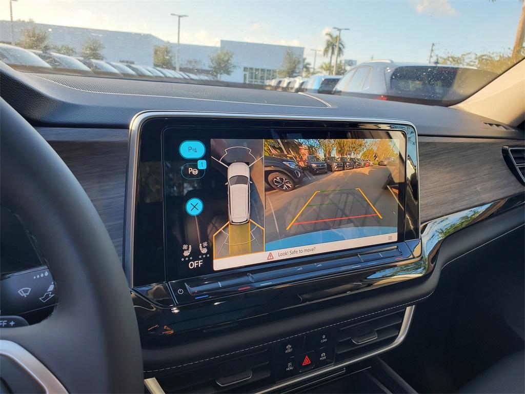 new 2025 Volkswagen Atlas car, priced at $51,105