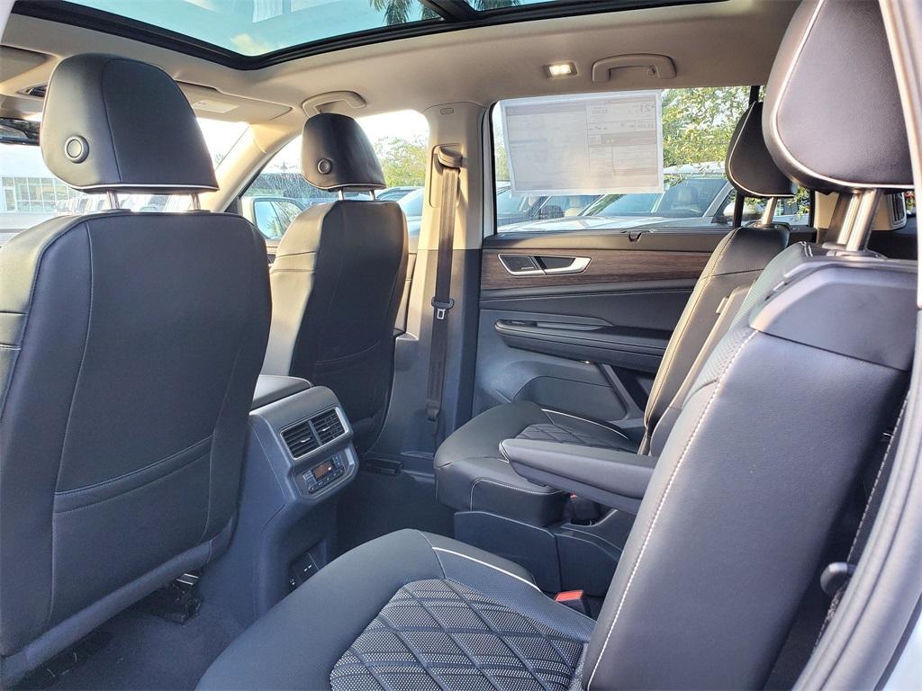 new 2025 Volkswagen Atlas car, priced at $51,105