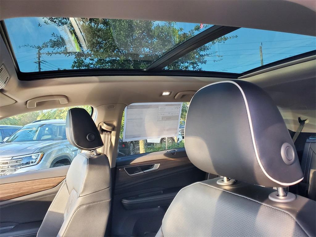 new 2025 Volkswagen Atlas car, priced at $51,105