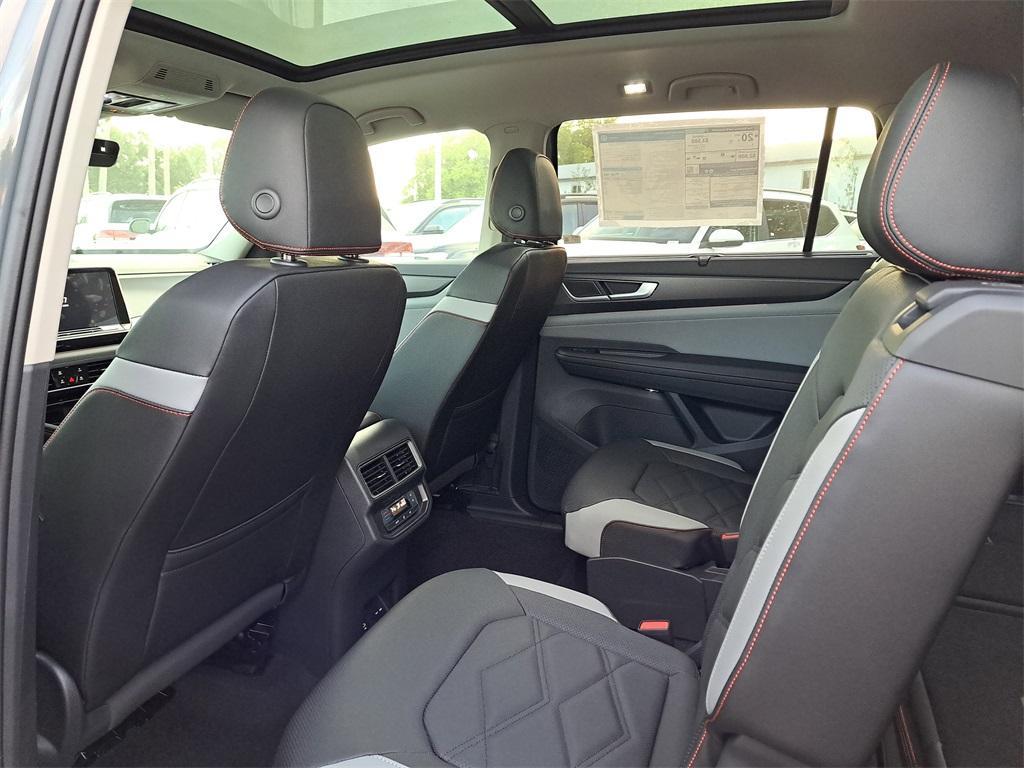 new 2025 Volkswagen Atlas car, priced at $48,869