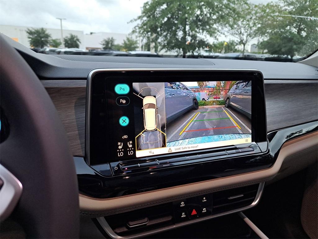 new 2025 Volkswagen Atlas car, priced at $51,266