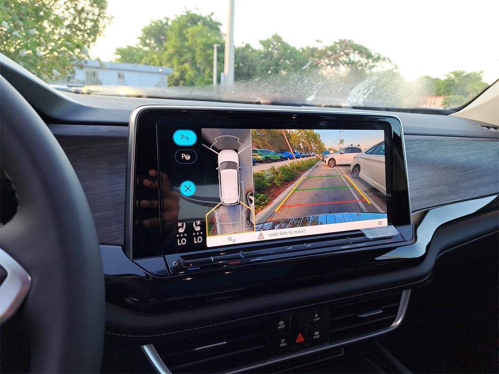 new 2025 Volkswagen Atlas car, priced at $51,703
