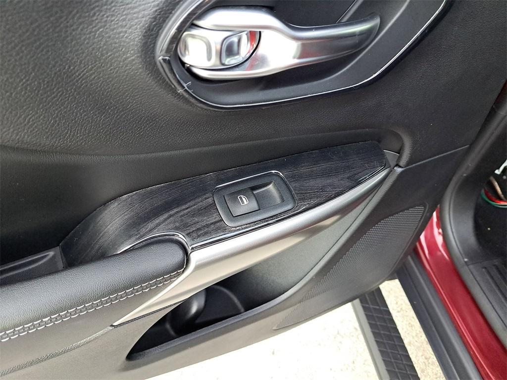 used 2021 Jeep Cherokee car, priced at $18,699