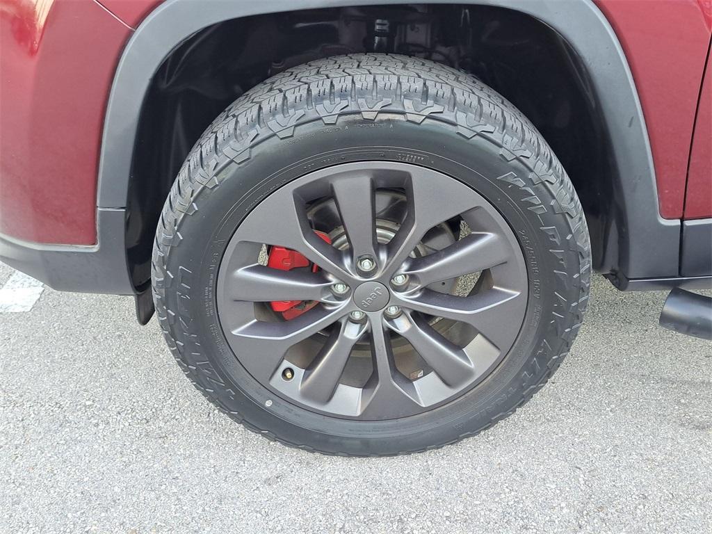 used 2021 Jeep Cherokee car, priced at $18,699