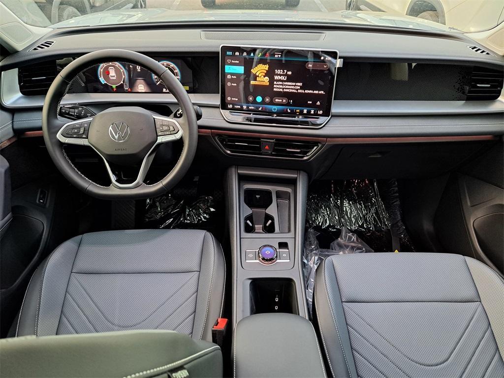 new 2025 Volkswagen Tiguan car, priced at $33,634