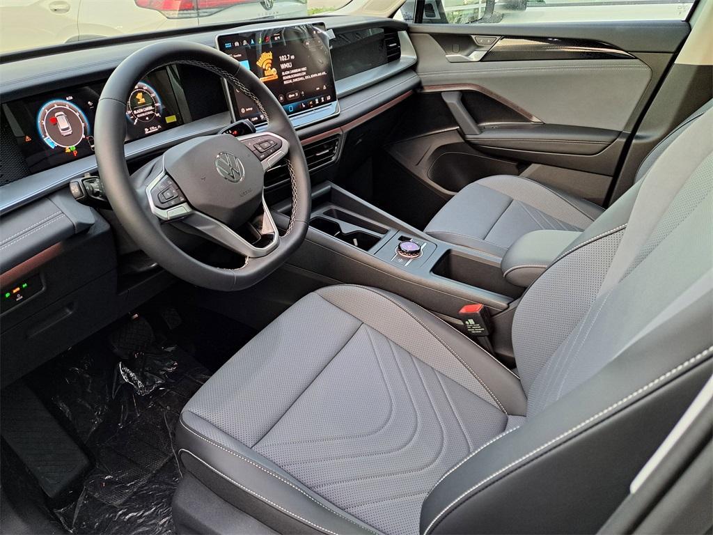 new 2025 Volkswagen Tiguan car, priced at $33,634
