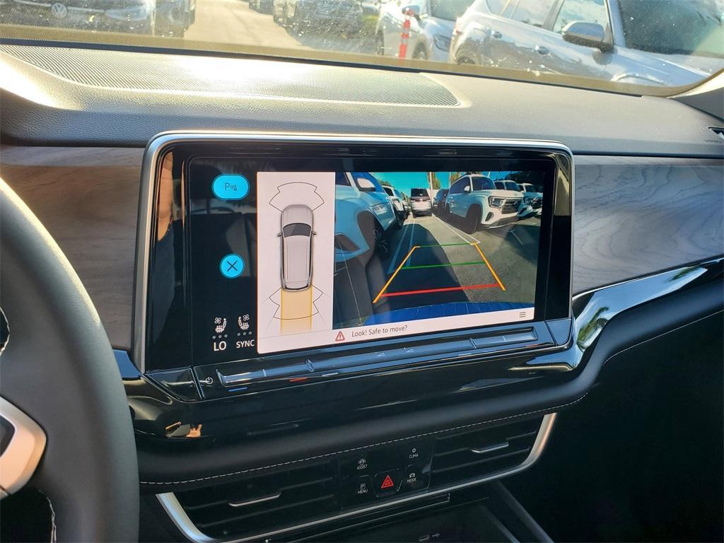 new 2025 Volkswagen Atlas car, priced at $42,096