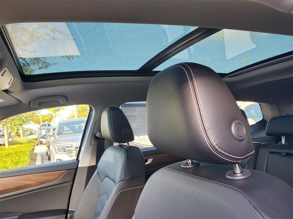 new 2025 Volkswagen Atlas car, priced at $40,986