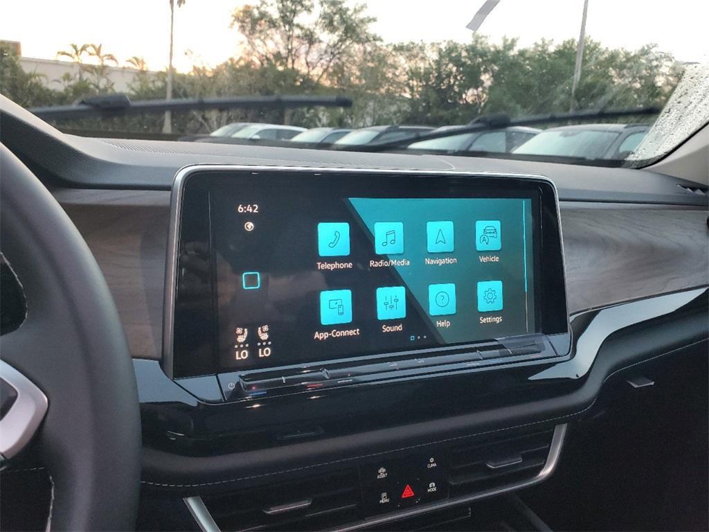 new 2025 Volkswagen Atlas car, priced at $41,325