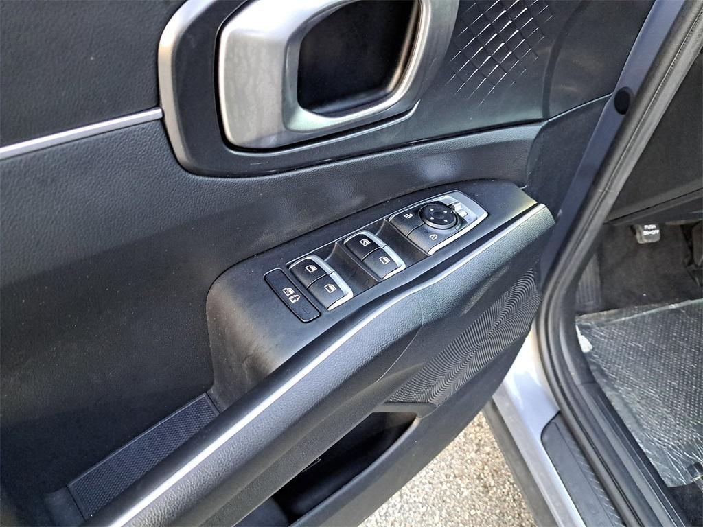 used 2023 Kia Sorento car, priced at $21,991
