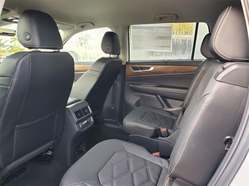 new 2025 Volkswagen Atlas car, priced at $40,379