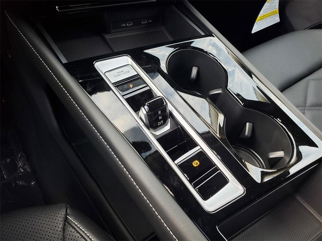 new 2025 Volkswagen Atlas car, priced at $40,379
