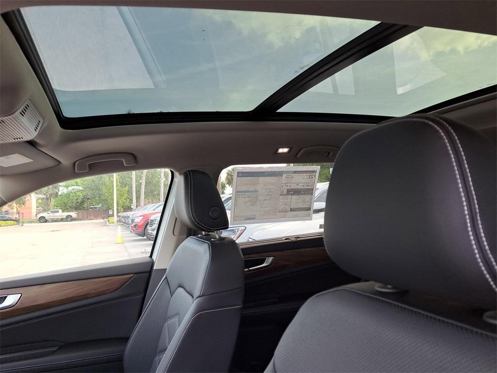 new 2025 Volkswagen Atlas car, priced at $42,096
