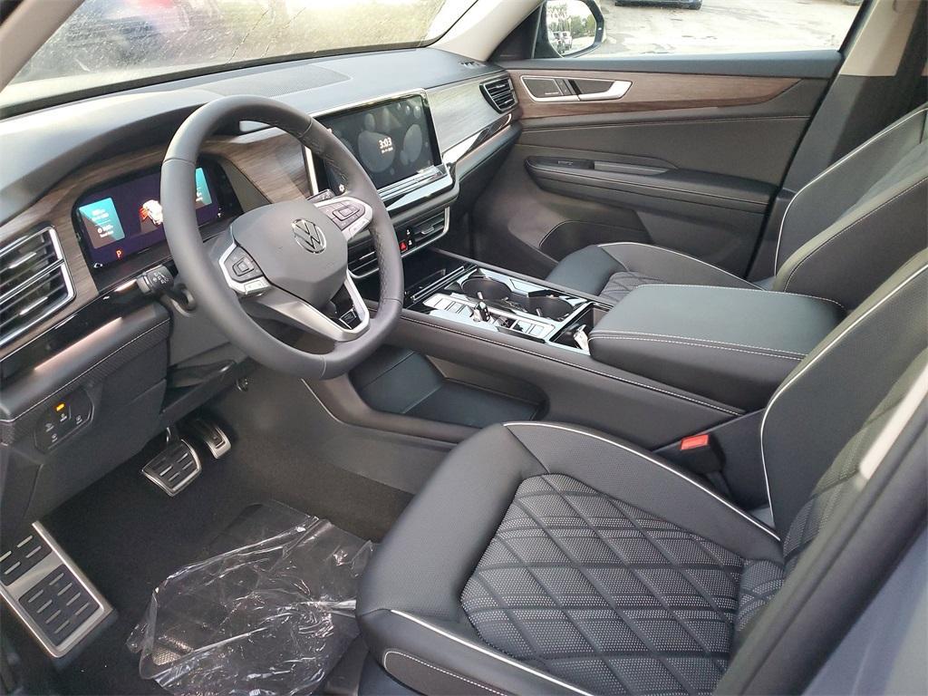 new 2025 Volkswagen Atlas car, priced at $51,619