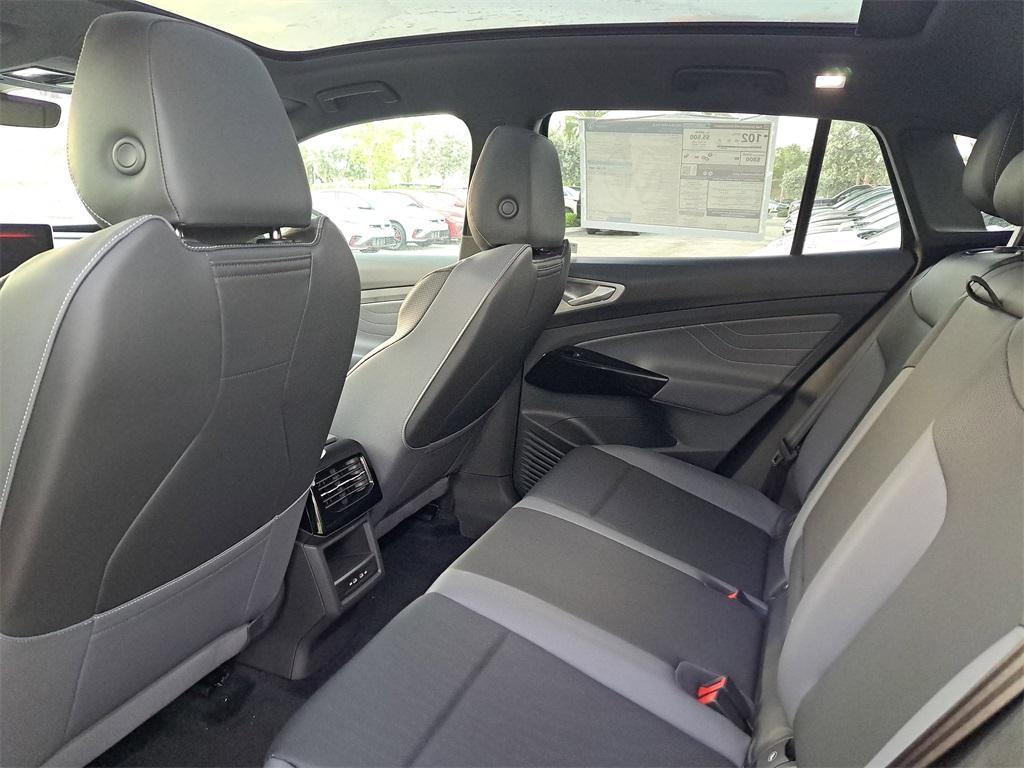 new 2025 Volkswagen ID.4 car, priced at $49,432