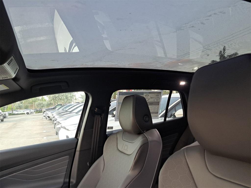 new 2025 Volkswagen ID.4 car, priced at $49,432