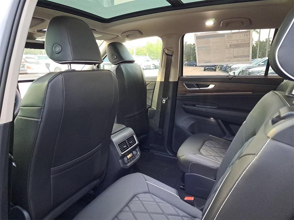 new 2025 Volkswagen Atlas car, priced at $49,766