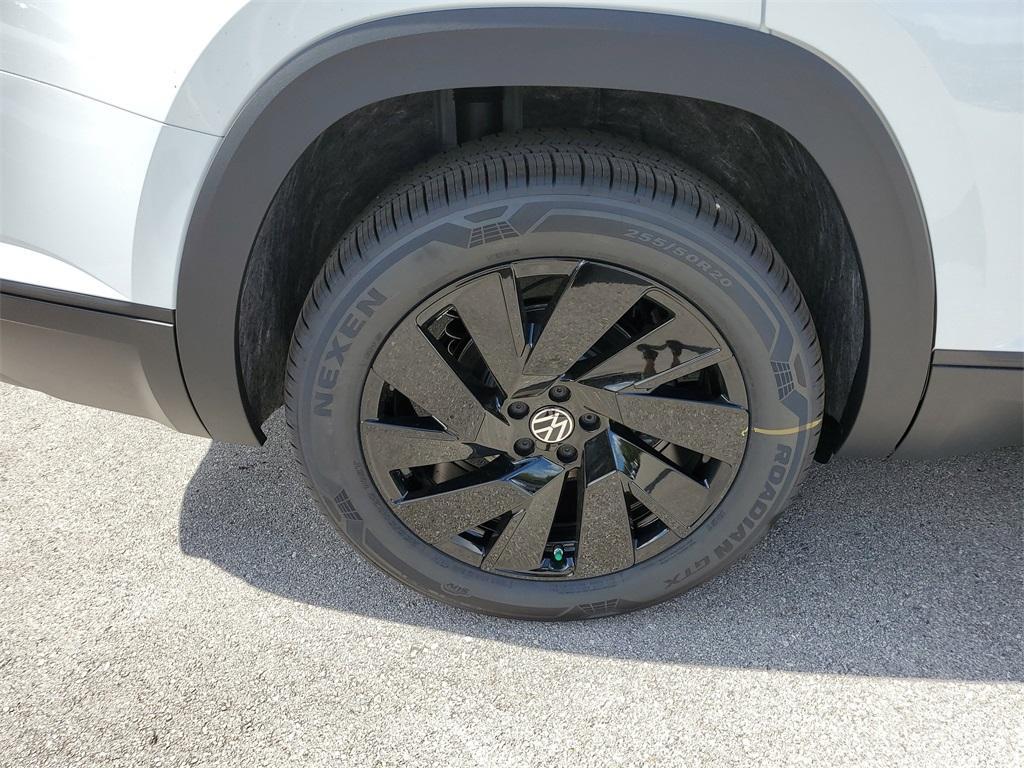 new 2025 Volkswagen Atlas car, priced at $40,466