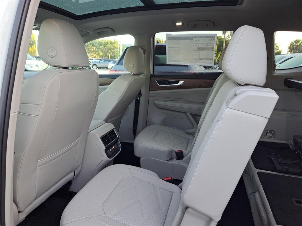 new 2025 Volkswagen Atlas car, priced at $41,584