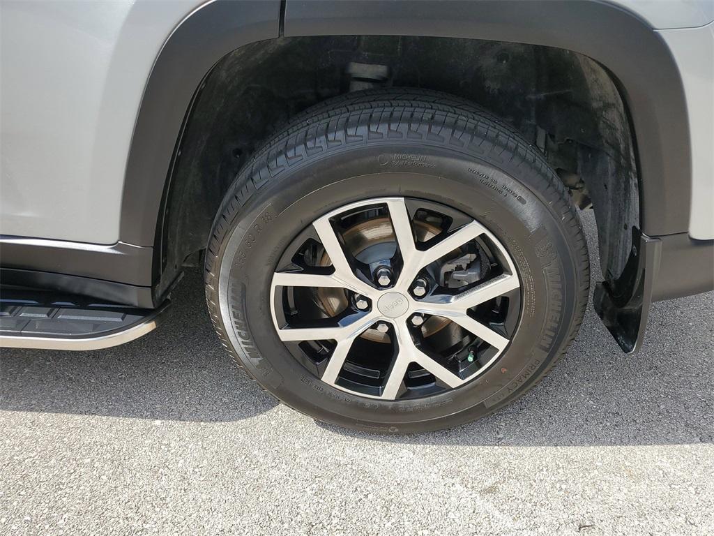used 2024 Jeep Grand Cherokee car, priced at $34,115