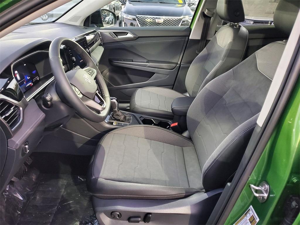 new 2025 Volkswagen Taos car