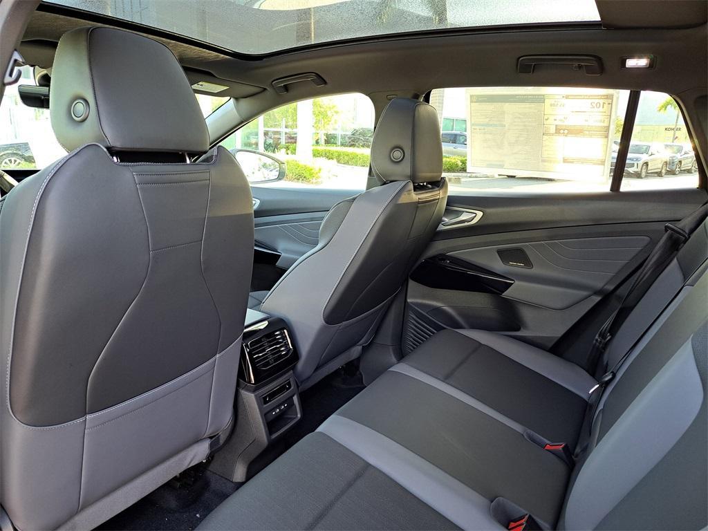 new 2025 Volkswagen ID.4 car, priced at $49,873
