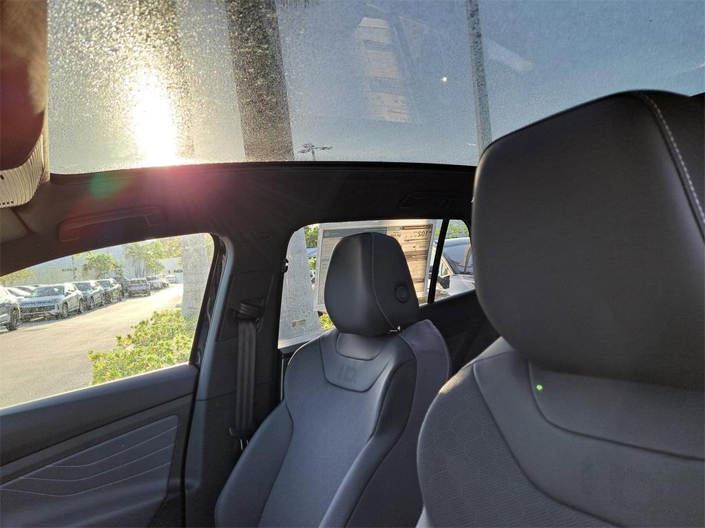new 2025 Volkswagen ID.4 car, priced at $49,873