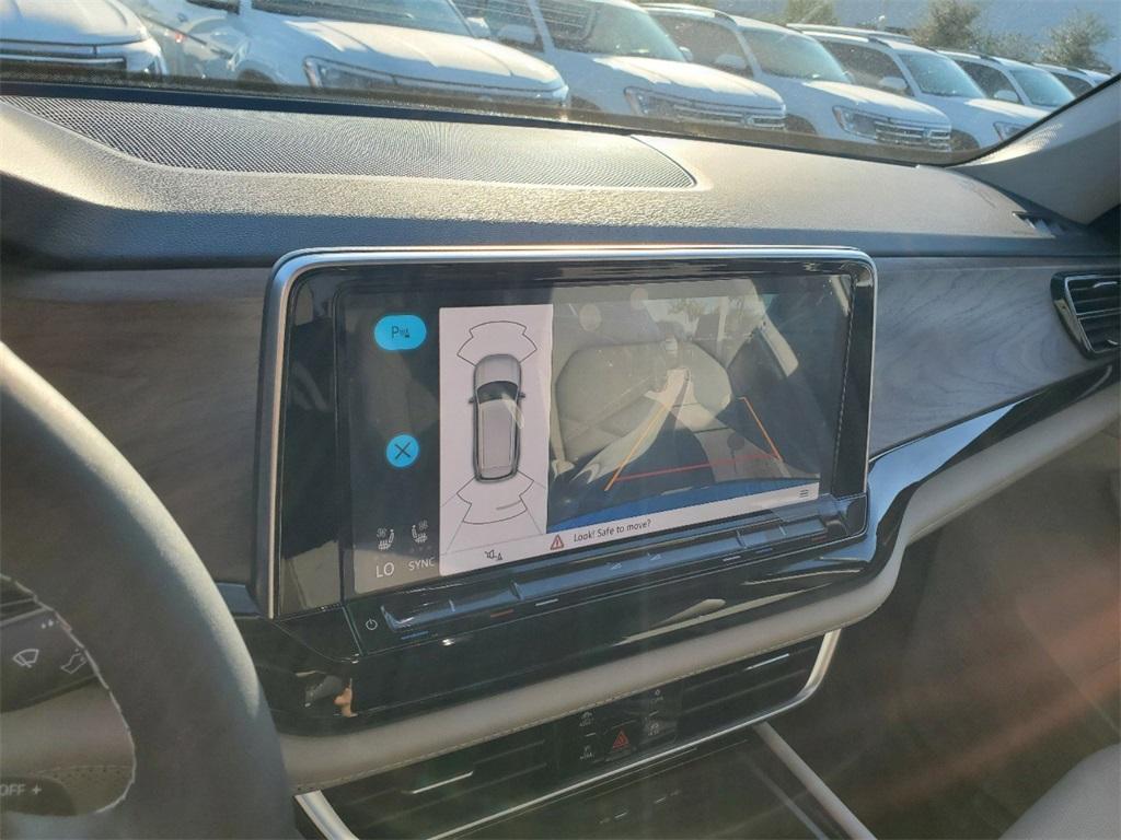 new 2025 Volkswagen Atlas car, priced at $41,923