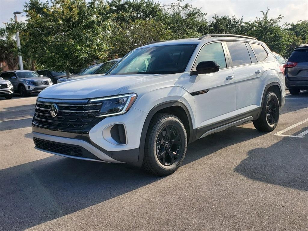 new 2025 Volkswagen Atlas car, priced at $47,384