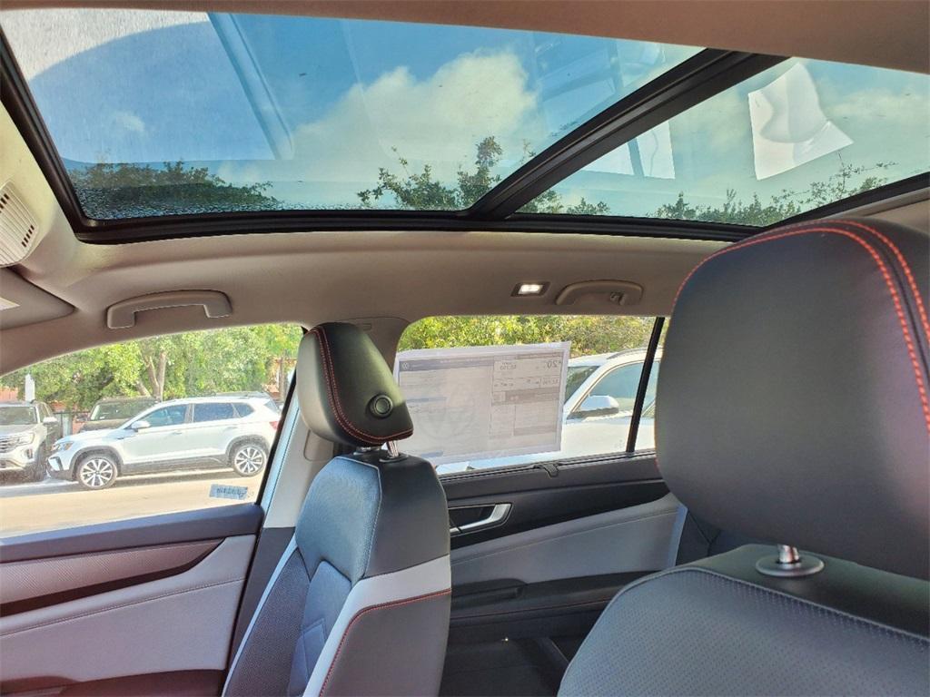 new 2025 Volkswagen Atlas car, priced at $47,384