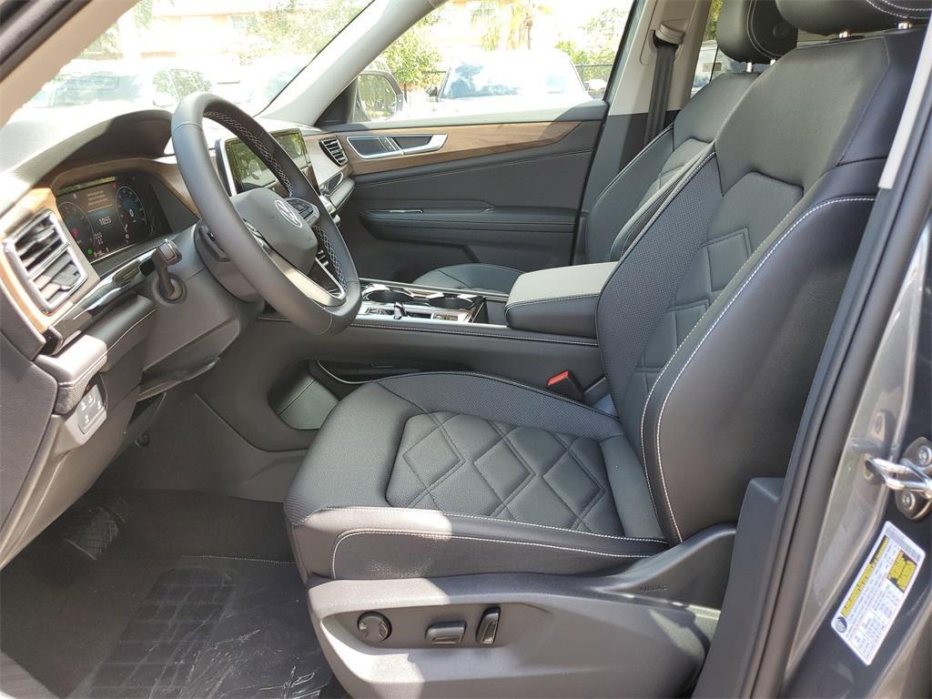 new 2025 Volkswagen Atlas car, priced at $39,954