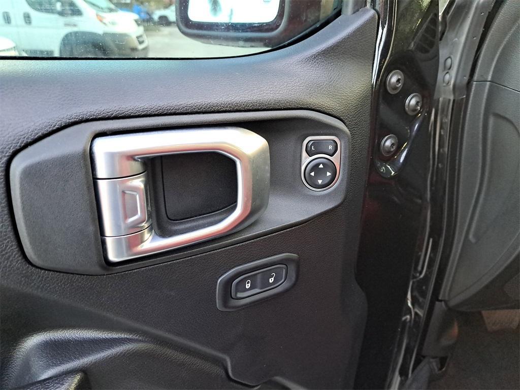 used 2021 Jeep Wrangler Unlimited car, priced at $27,548