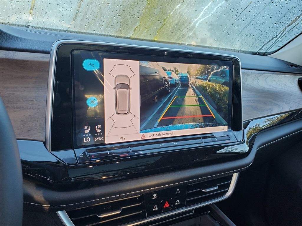 new 2025 Volkswagen Atlas car, priced at $42,096