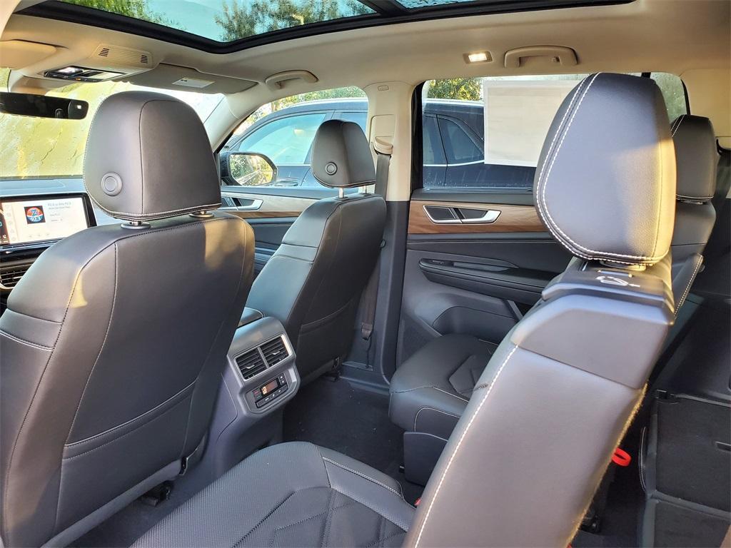 new 2025 Volkswagen Atlas car, priced at $42,096