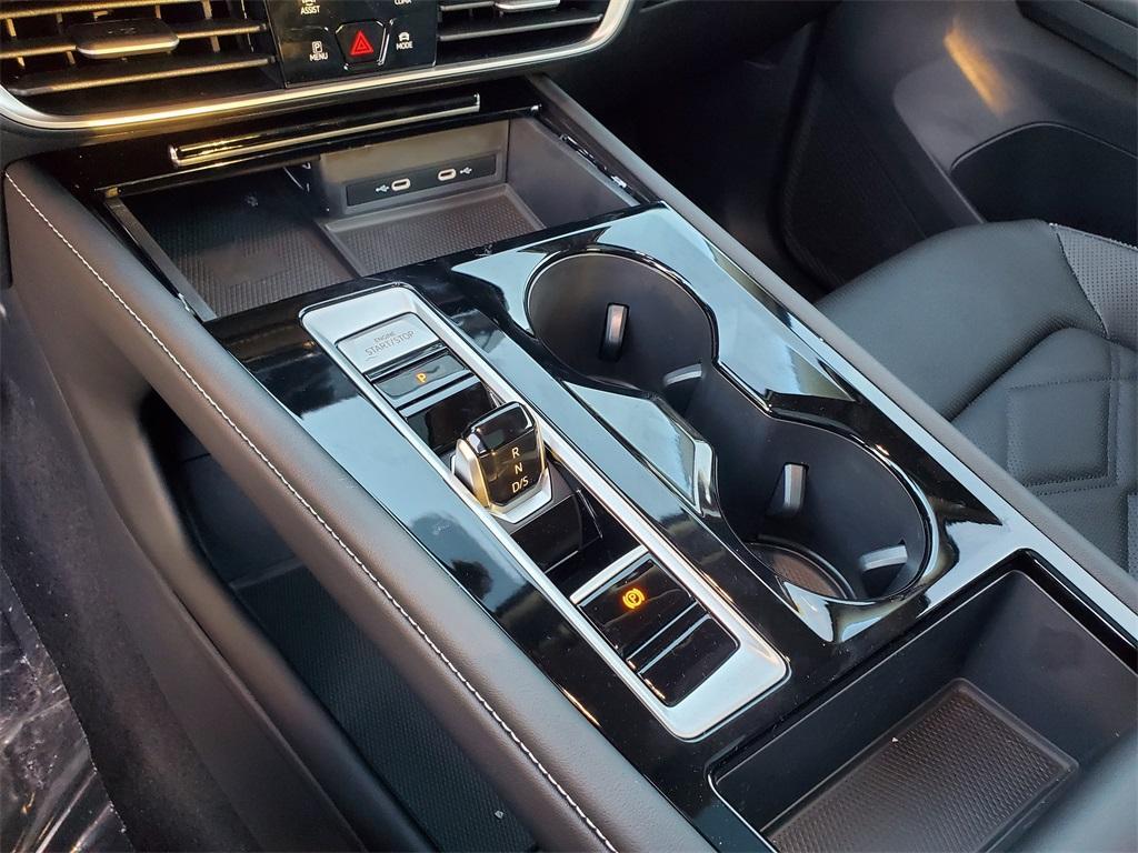 new 2025 Volkswagen Atlas car, priced at $42,096